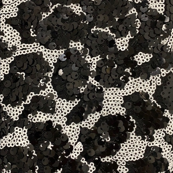 Gorgeous minidress night out!! 🌜 - Picture 3 of 4